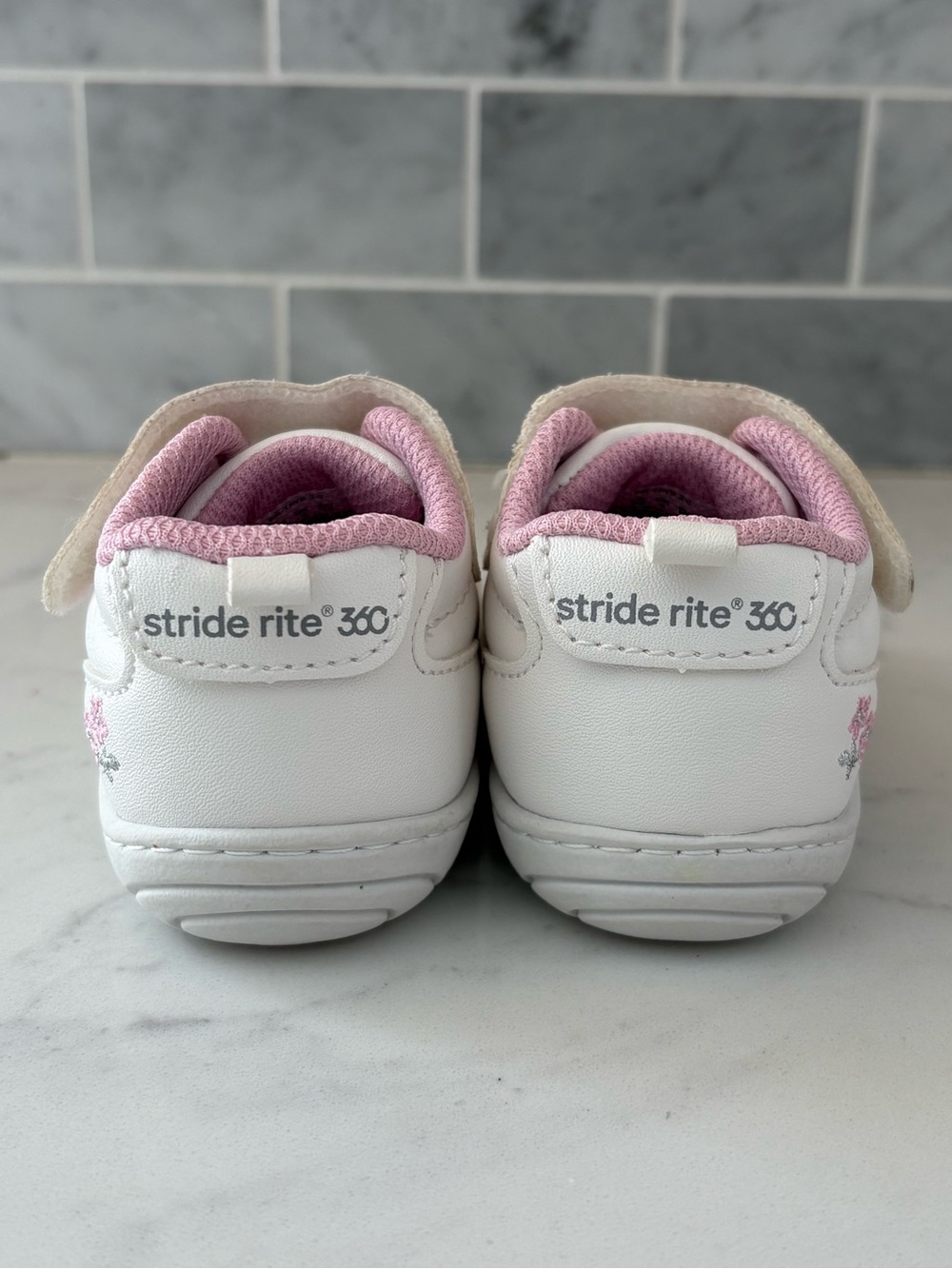 Stride Rite 360 Taye Sneaker - Picture 3 of 9